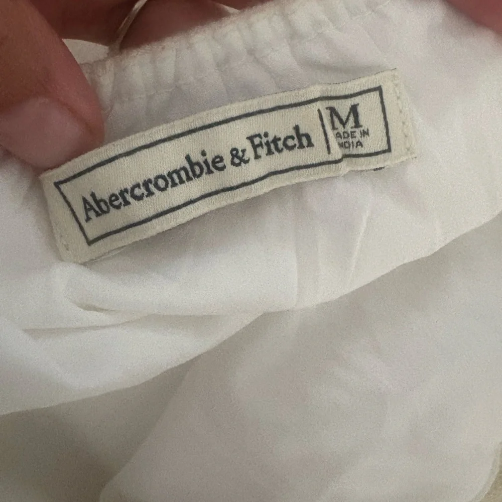 Abercrombie & Fitch White Lace Halter Maxi dress size Medium